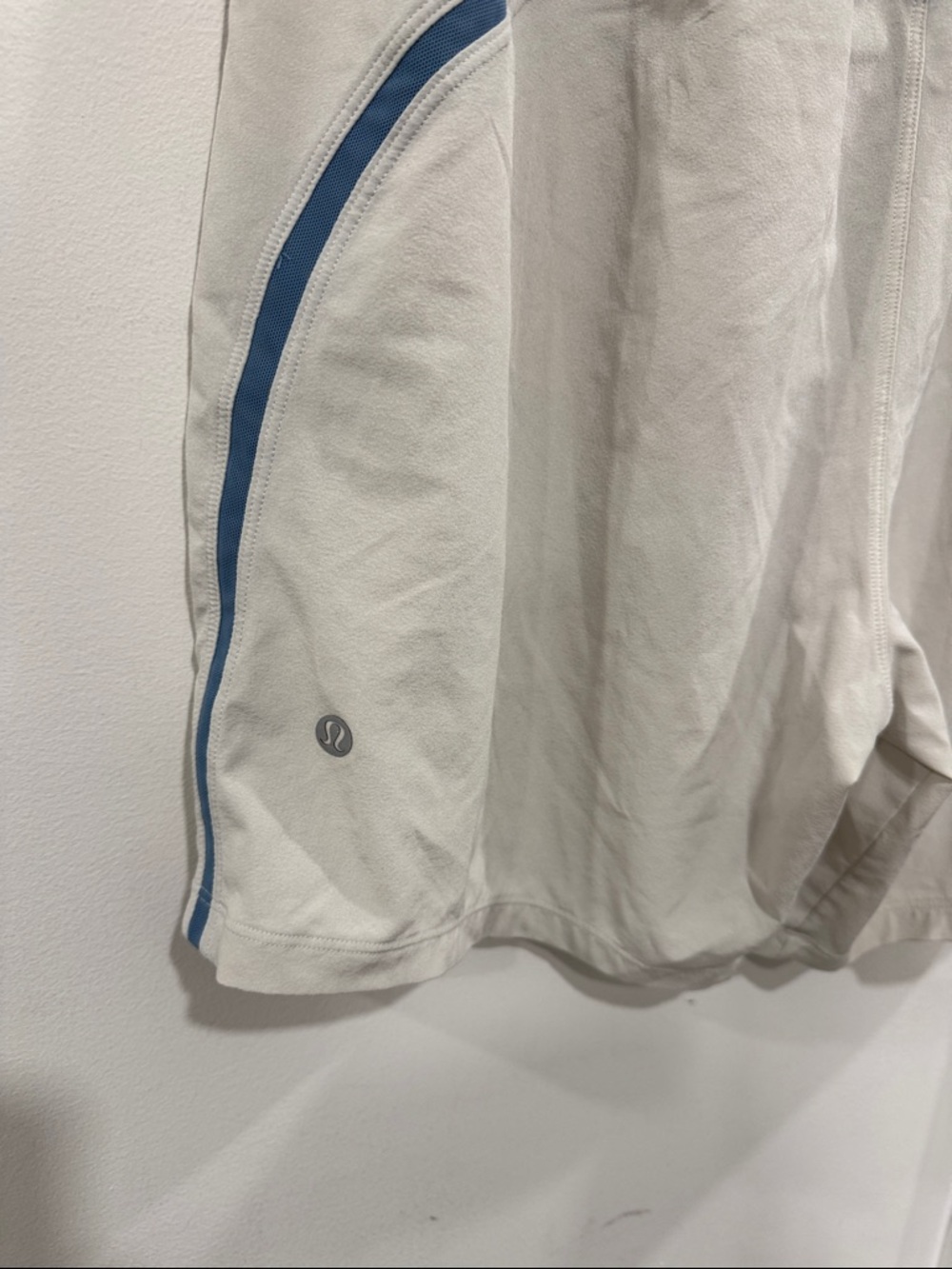 lululemon athletica Light Beige Athletic Shorts with Blue Trim - Picture 3 of 4